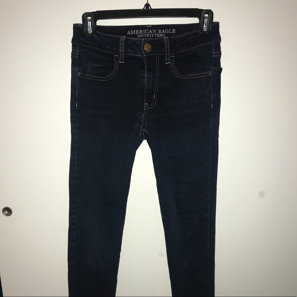 AMERICAN EAGLE JEANS